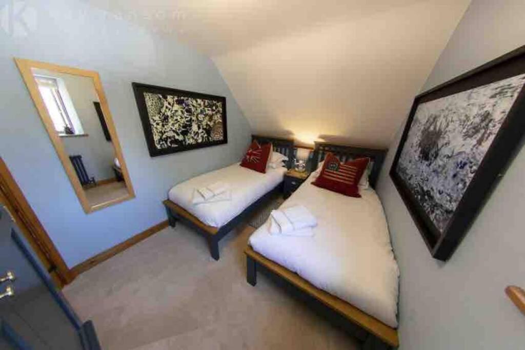 Apartamento The Old Manor Coach House Cirencester Exterior foto