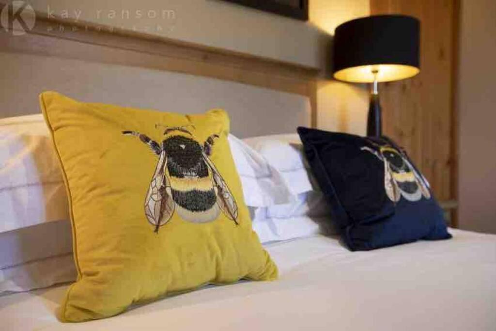 Apartamento The Old Manor Coach House Cirencester Exterior foto