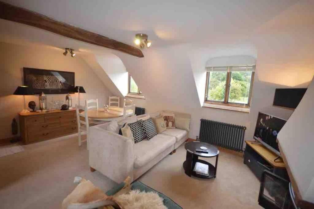 Apartamento The Old Manor Coach House Cirencester Exterior foto