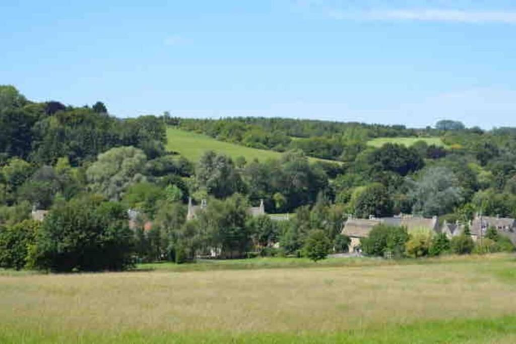 Apartamento The Old Manor Coach House Cirencester Exterior foto