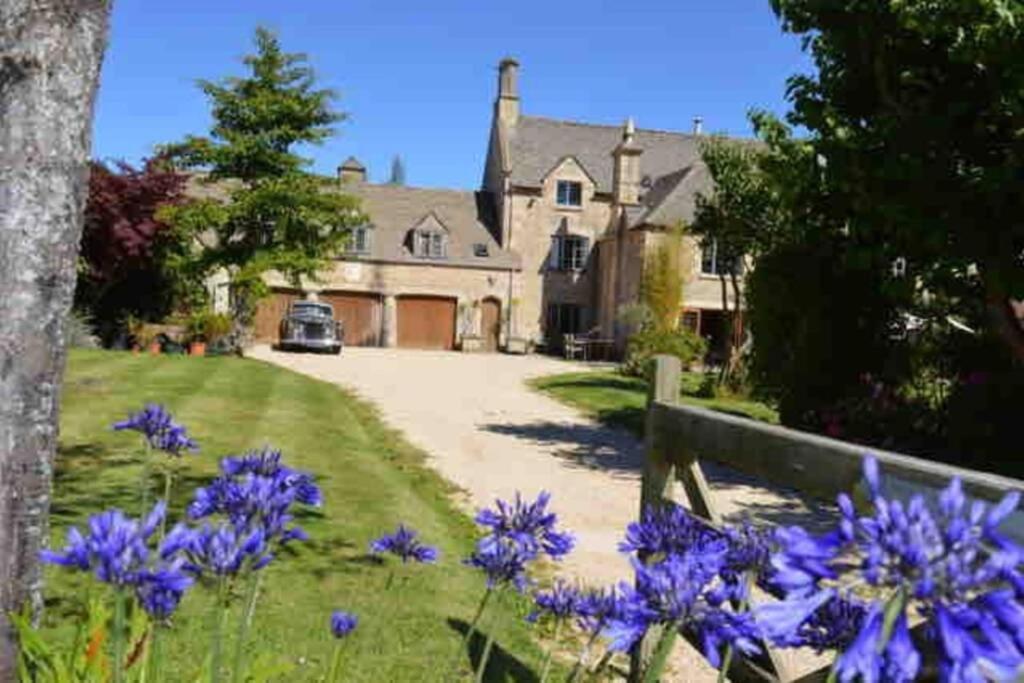 Apartamento The Old Manor Coach House Cirencester Exterior foto