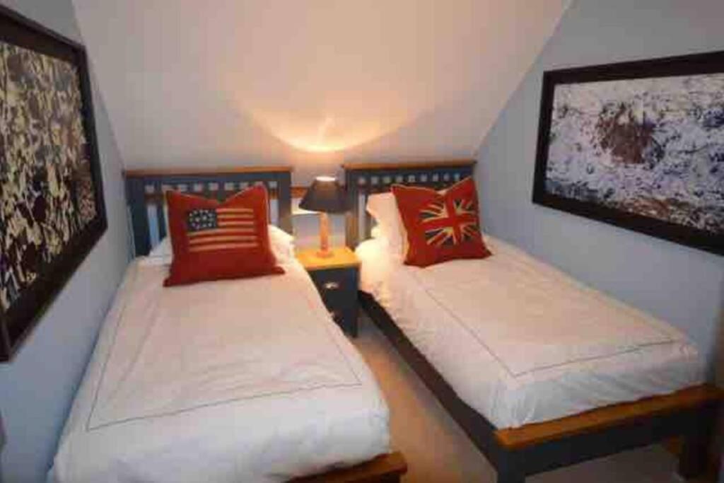 Apartamento The Old Manor Coach House Cirencester Exterior foto