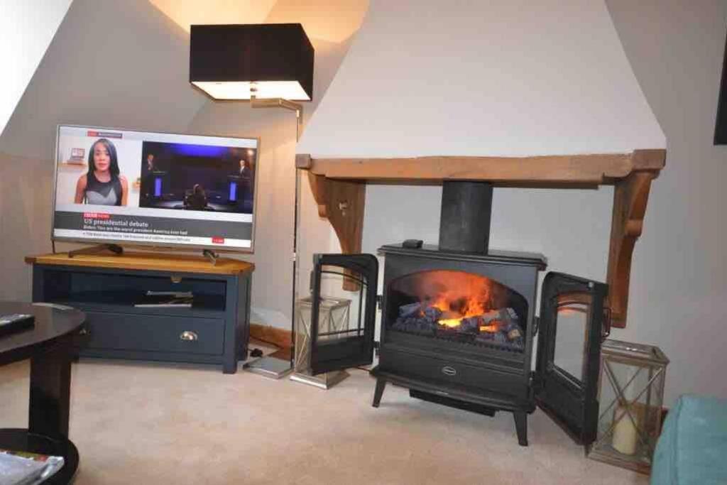 Apartamento The Old Manor Coach House Cirencester Exterior foto