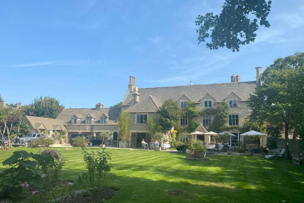 Apartamento The Old Manor Coach House Cirencester Exterior foto
