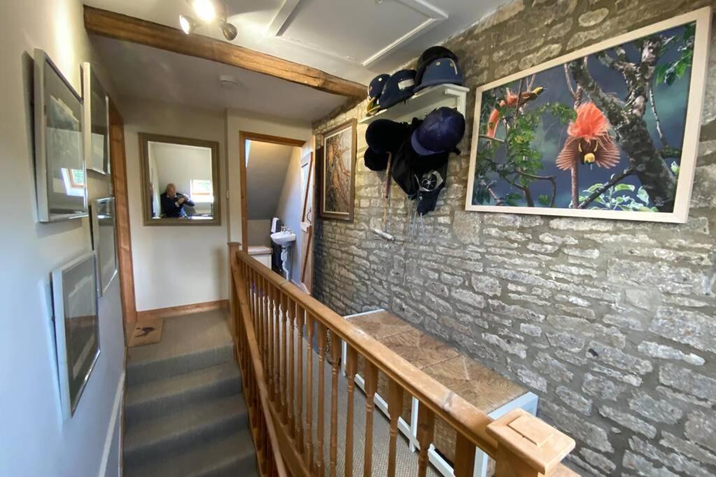 Apartamento The Old Manor Coach House Cirencester Exterior foto