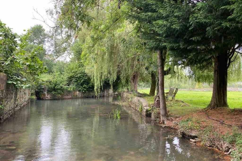 Apartamento The Old Manor Coach House Cirencester Exterior foto